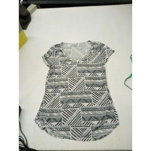 MUDD Shirt Women's Med Black White Geometric Print Short Sleeves Knit Scoop Neck